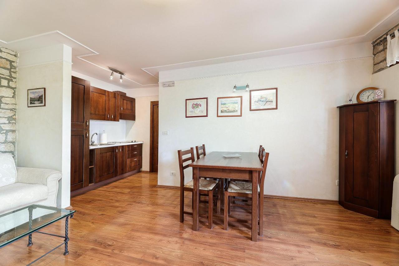 Casa Rustica Dva Baladura Apartments Канфанар Екстер'єр фото